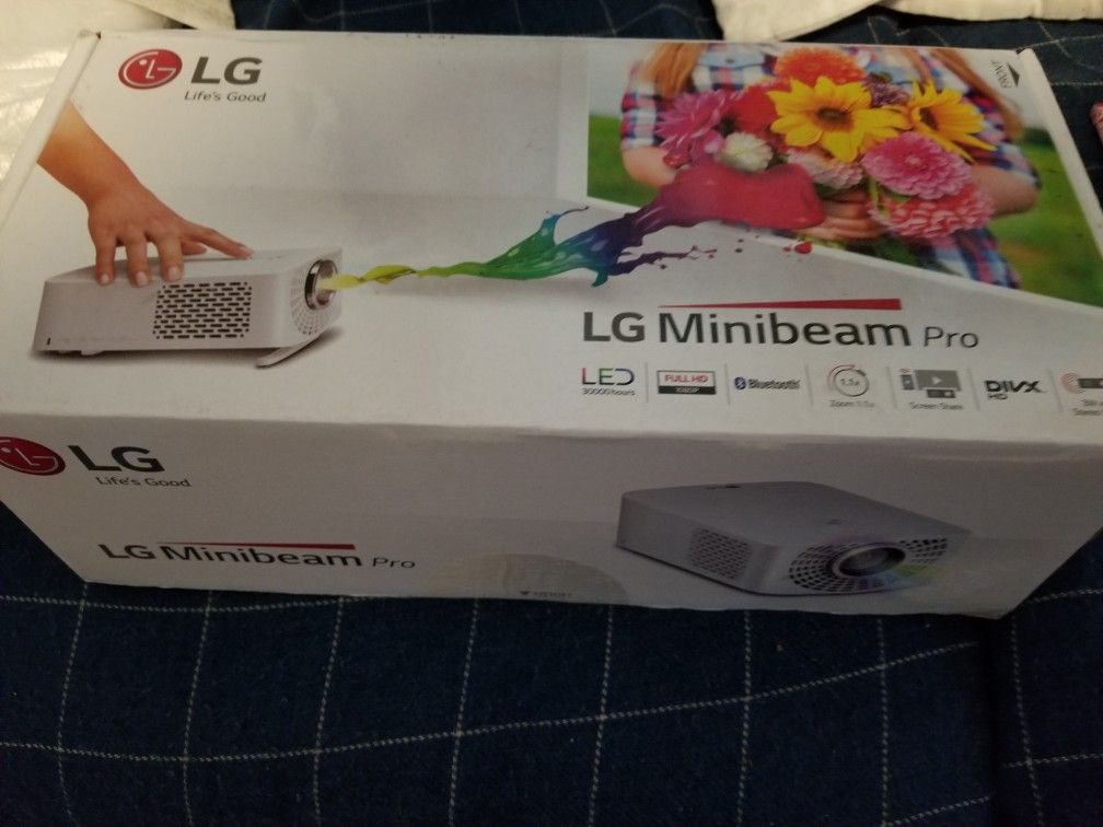LG PF1500W LED Projector HD 1080p_30,000 Hrs Light_Excellent Condition