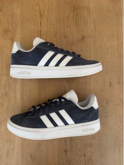 Adidas Suede Court Shoes Men’s Size 7 Almost New Condition!
