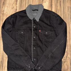 New Men’s Size Medium Levi’s Sherpa Jacket 