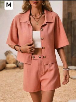 New women’s 2 piece set size medium