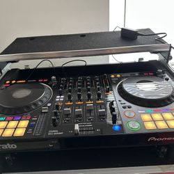 Pioneer DDJ-1000SRT 4-Channel Serato DJ Controller with odyssey case excellent condition firm price 