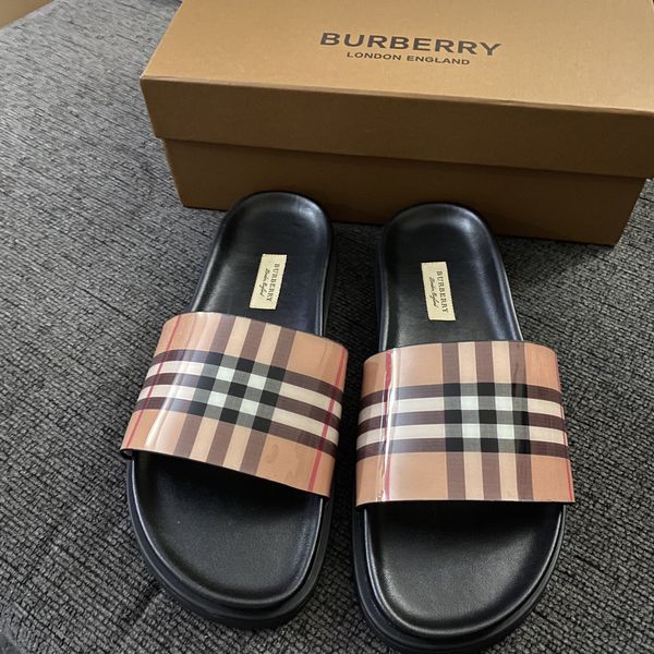 Burberry Slides Men size 10 for Sale in Brooklyn, NY - OfferUp