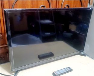 Samsung 32" LED HDTV with Remote control in Excellent Condition