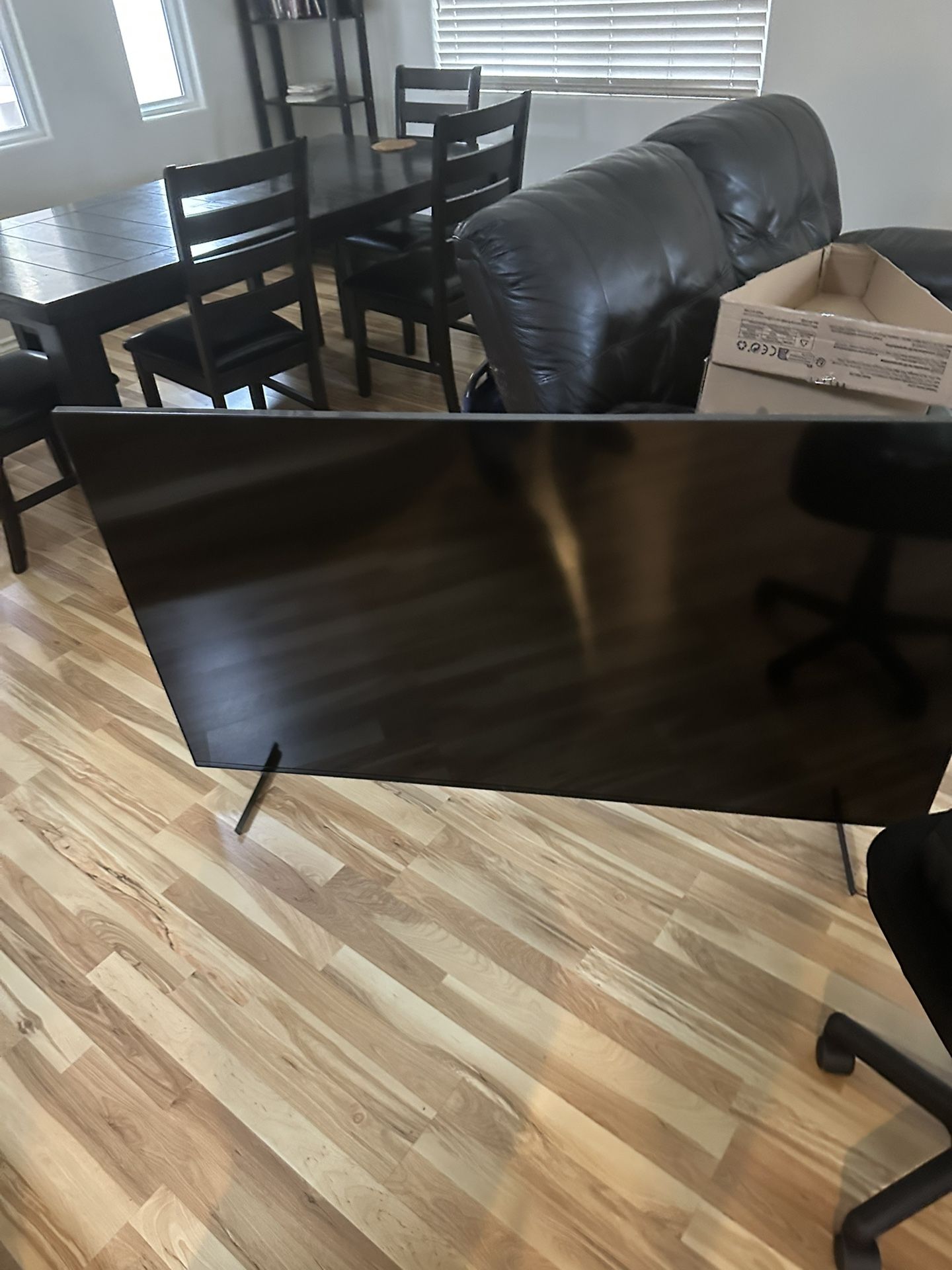 Sony TV 4k 120hz HDR 65 inches