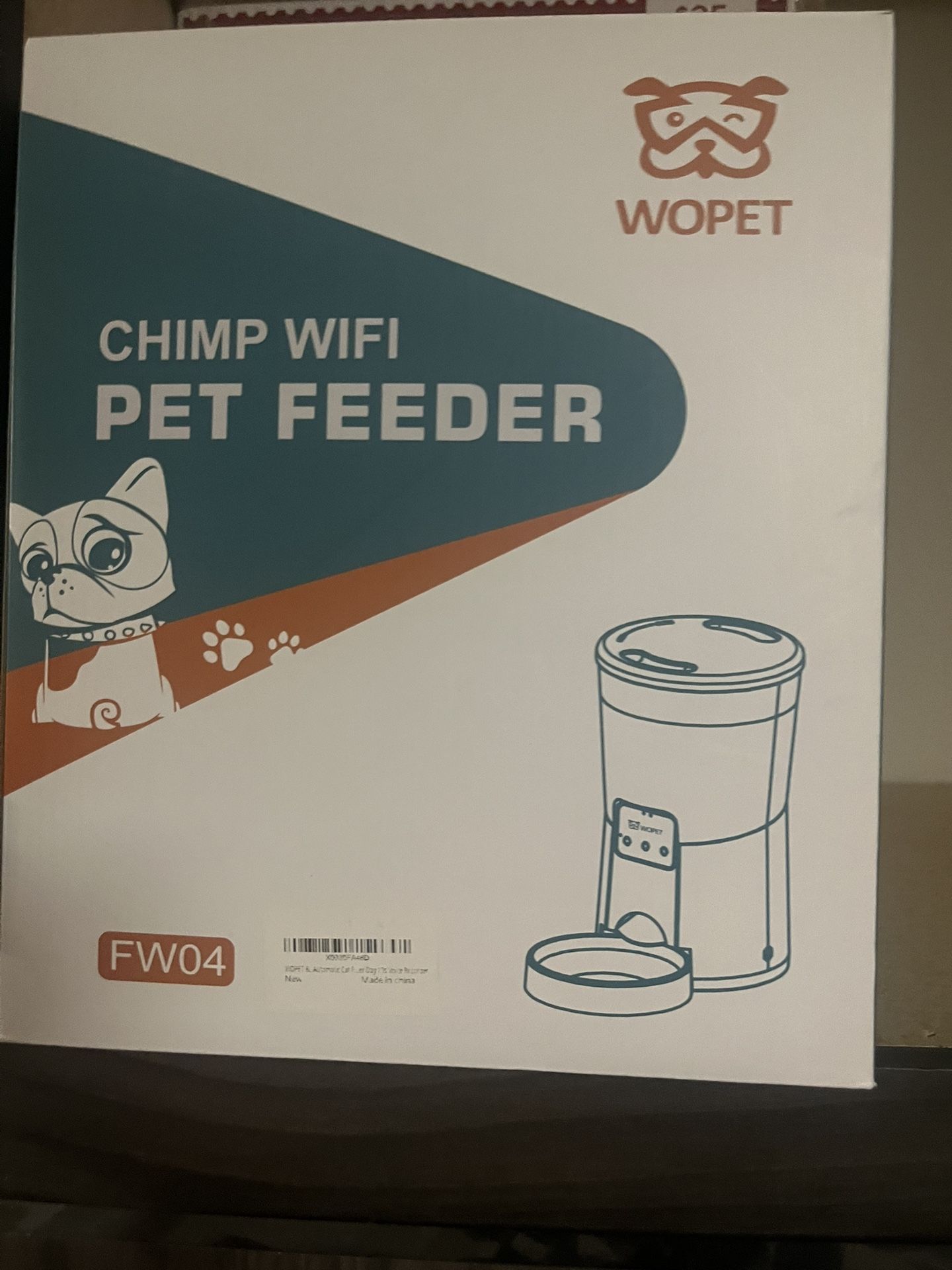 Pet feeder