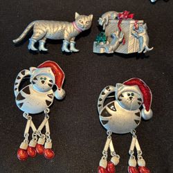 Christmas Cat Brooches 