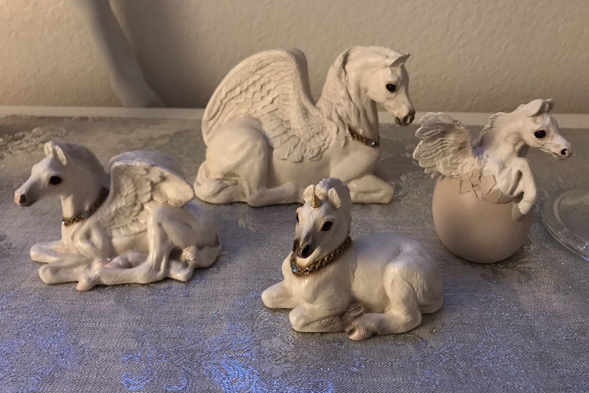 Windstone Editions Retired White Pegasus Unicorn Family