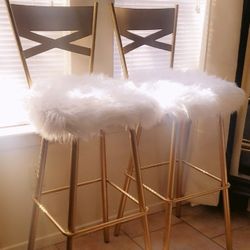 Beautiful LIKE NEW Angelic White & Gold Barstool Chair SET - ( DELIVERY +$25 )