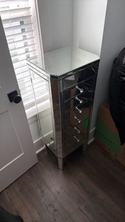Glass Jewelry Stand