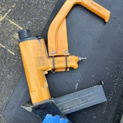 Bosttich Model MIIIFS 15.5G Floor Stapler