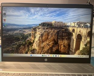 Hp Pavilion 15.6”  Model 15-cs0073cl  i7-85656U 1.8Hz 16GB RAM  1TB  HDD  NVidia GeForce MX150