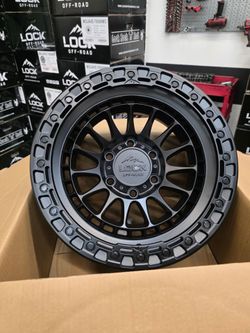 17" LOCK Baja black on black 17x9