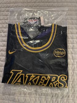 Lakers jersey 24 medium size