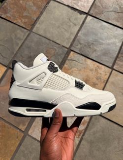 Air Jordan 4 “Flight Club”