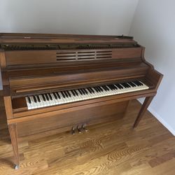 Lyon-Healy Upright Piano