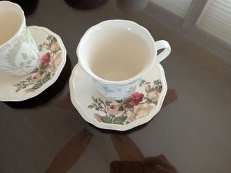 Lenox Teacup & Saucer Set (2 Pairs)