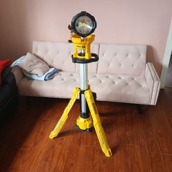 Lampara Dewalt De Torre