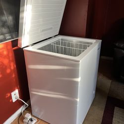 Insignia Freezer