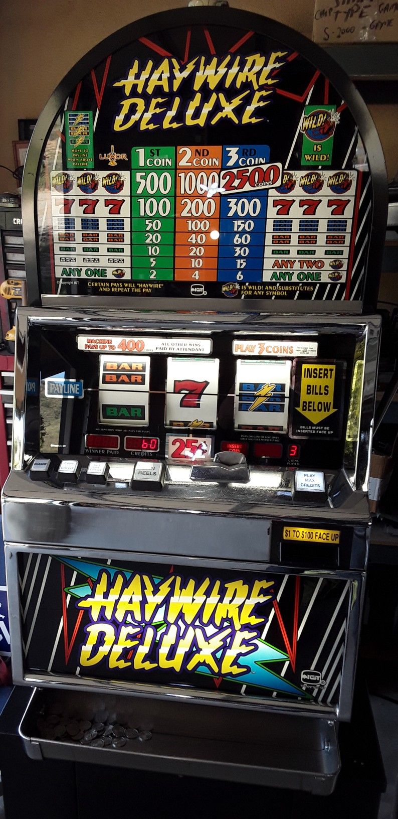 Haywire Deluxe Slot Machine