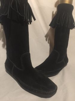 Minnetonka suede fringe boots size 9