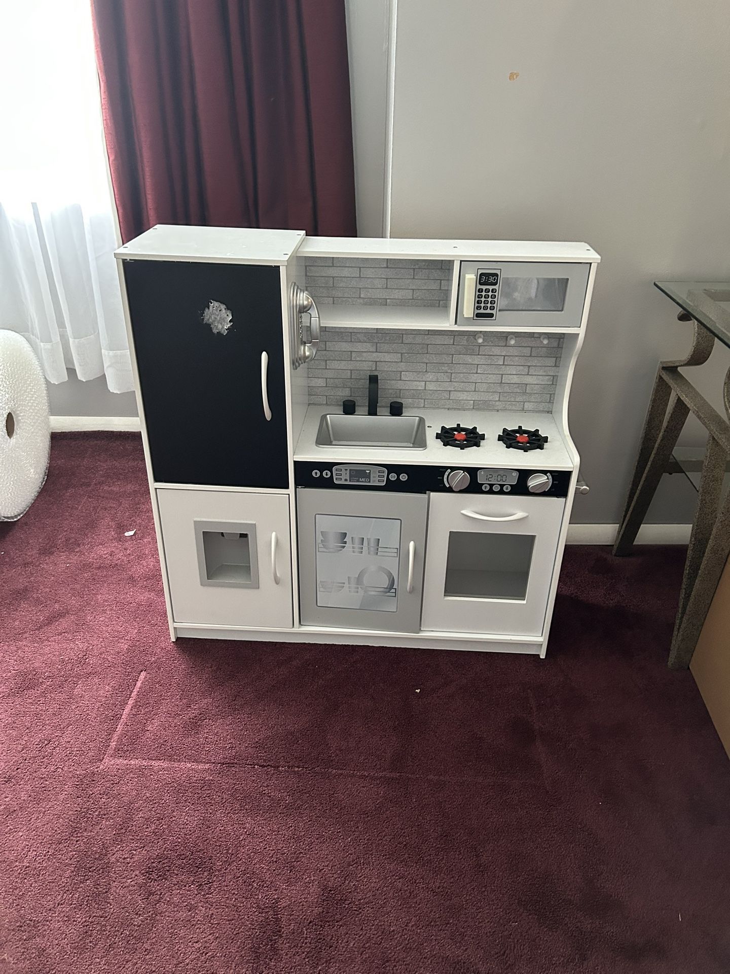 Child’s Toy Kitchen Set