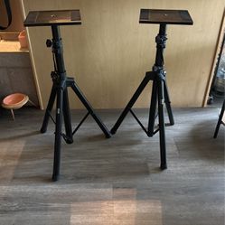 Speaker stands set of two 