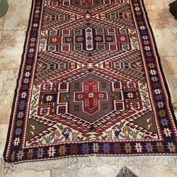 Handmade Rug From Iran 6ft By 4ft Silk And Wool Material