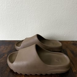 Yeezy Slides Flax Size 10 Men’s