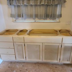 Kitchen Cabinets 