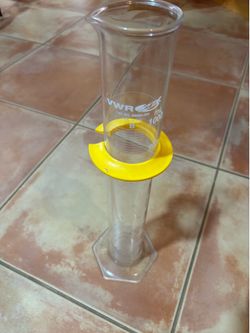 VWR 1000 mL Class B graduated cylinder