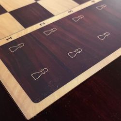 Square Off Grandmaster Kingdom Self-Moving Chess Board