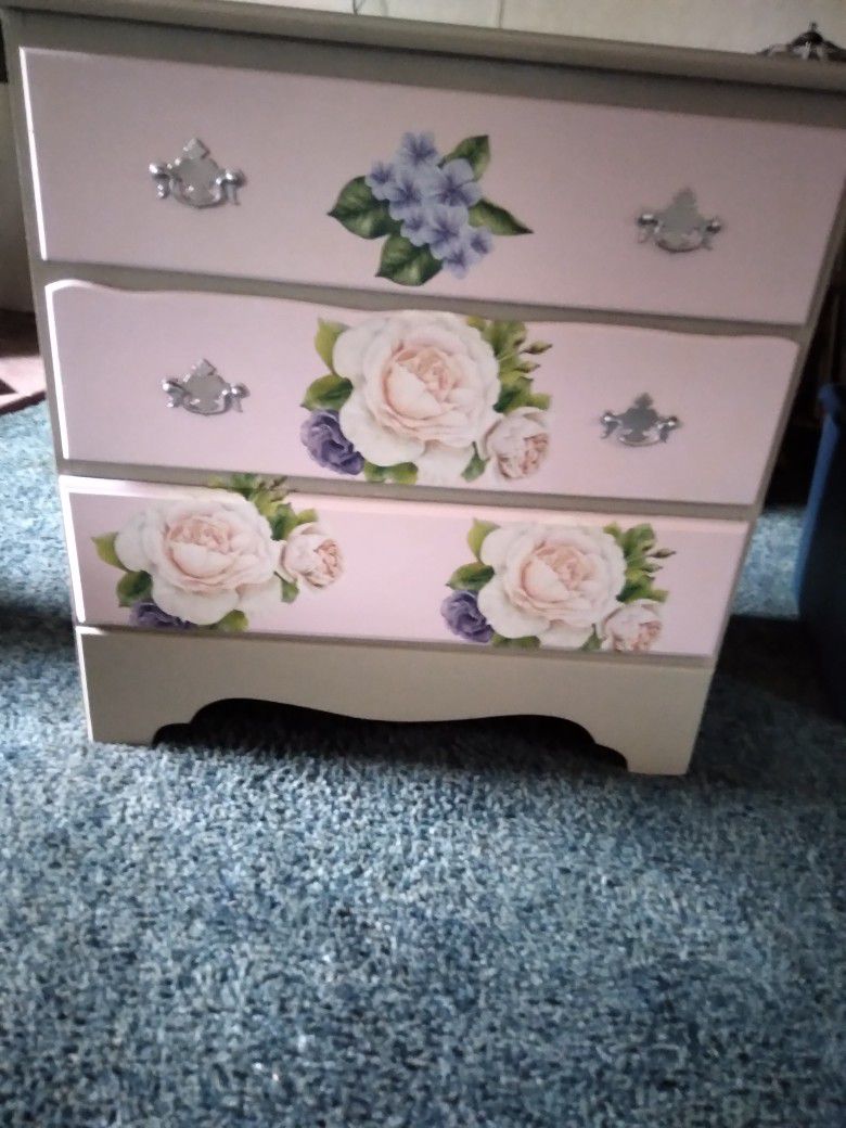 2 Drawer Dresser.. An Small Welcome Sigb