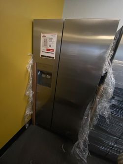 Frigidaire FRSS2623AS Refrigerator