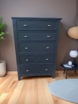 BLACK DRESSER