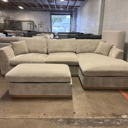 Henredon Caley Sectional