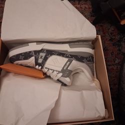 Louis Vuitton Trainers Grey Sz 43
