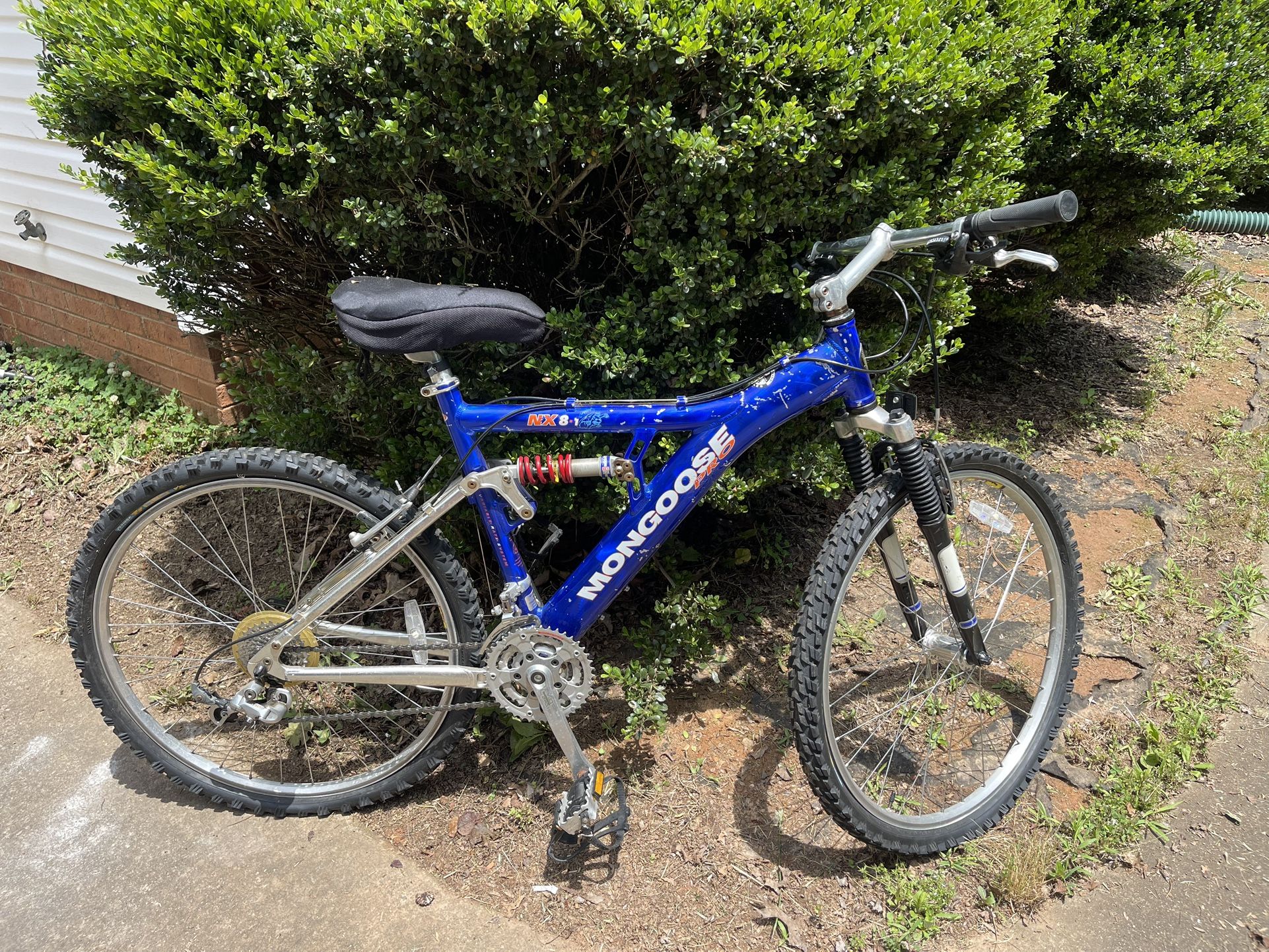 Men’s Mongoose pro nx 8-1 mountain Bike