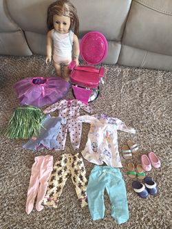 American Girl Doll W/Hair Salon  Chair Pink Glitter & OG accessories 
The outfit she has on is American girl the rest is OG doll accessories.  She has