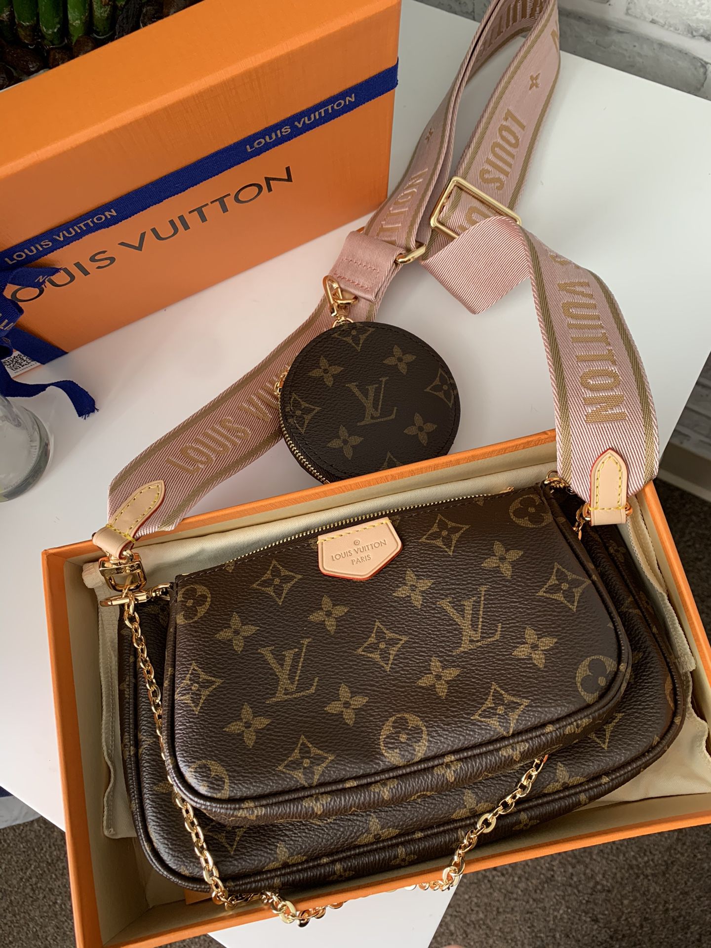 Louis Vuitton, Bags, Louis Vuitton Light Pink Multi Pochette Accessoires  Strap