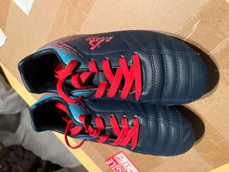 Kids soccer shoes