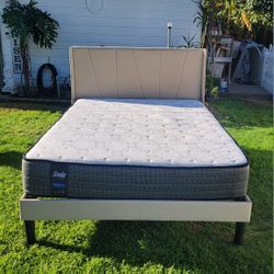 Queen Size Bed 