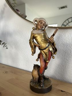 Carved wooden figure of Till Eulenspiegel