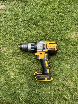 Dewalt DCD996 .1/2”. cordless hammer drill./drill driver works great.. tool only $120