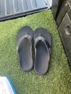 Olukai Black Tuahine