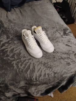 White Nike Sneakers For Basketball Or Skate Boarding Size 10.5 Men