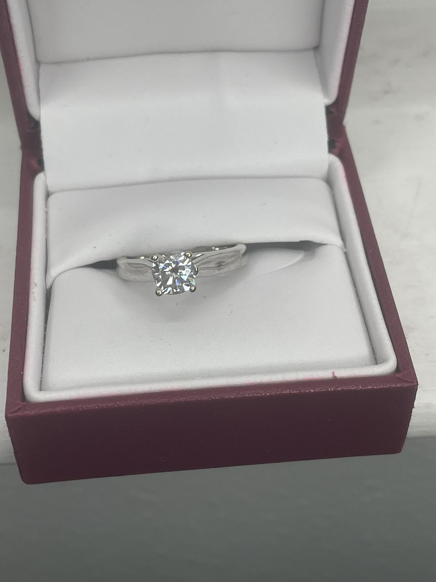 Moissanite Ring 7.5 US Size, 6MM, 14k White Gold 