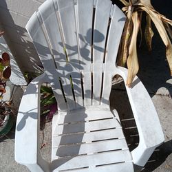 2 chairs for the lawn. 5$