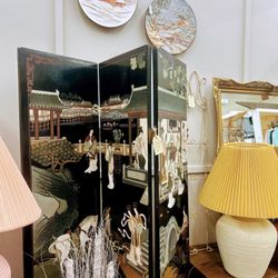 🎴 Vintage Hand-Painted Folding Screen – Stunning Statement Piece | $365 OBO