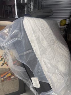 FREE queen size mattress box springs