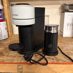 Nespresso Vertuo Next + milk Frother